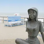 Apartment With Pool And Sea View Middelkerke